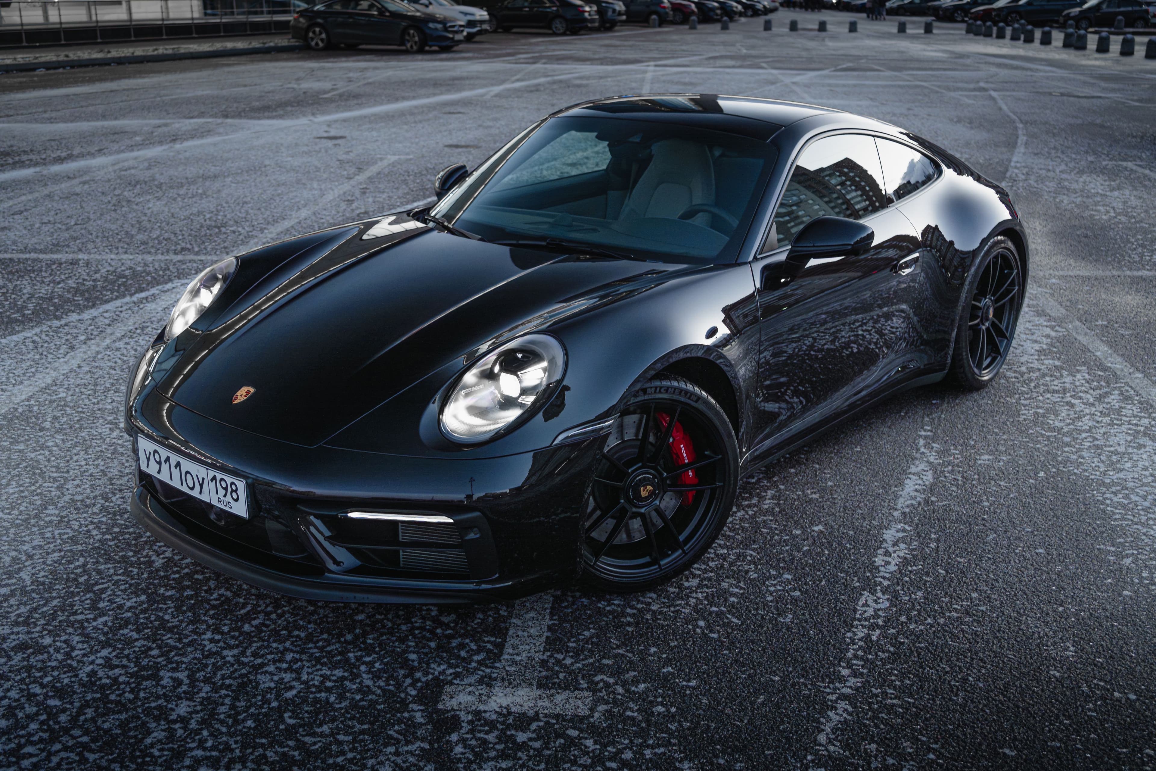 Porsche 911 Carrera  4 GTS