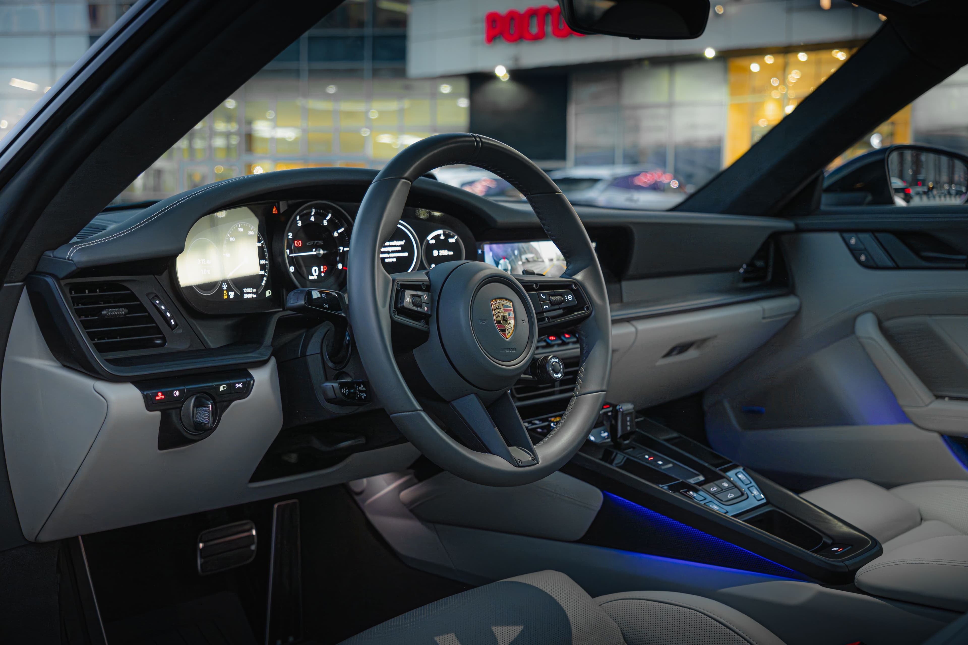 Porsche 911 Carrera  4 GTS